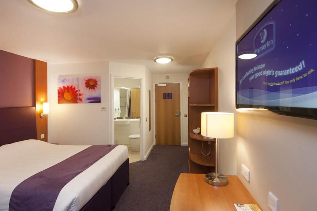Premier Inn Horsham Exterior photo