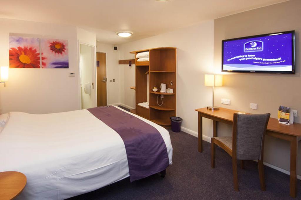 Premier Inn Horsham Exterior photo