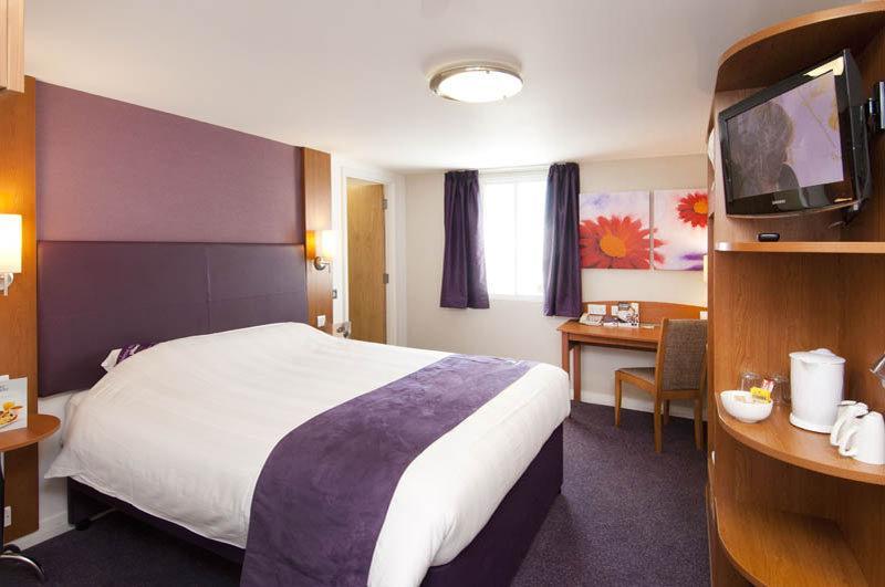 Premier Inn Horsham Exterior photo