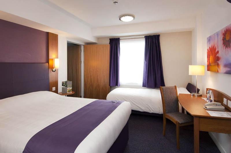 Premier Inn Horsham Exterior photo