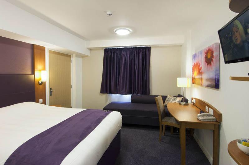 Premier Inn Horsham Exterior photo
